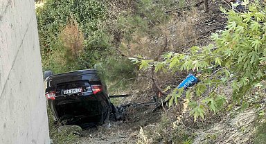 Çanakkale'de kontrolden çıkan otomobil viyadükten uçtu: 3 yaralı