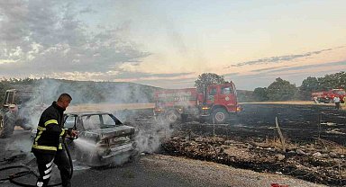 Çanakkale'de yanan araçtaki alevler tarlaya sıçradı
