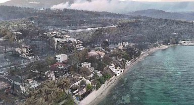 Çanakkale'de yanan villalar sabahın ilk ışıklarıyla görüntülendi