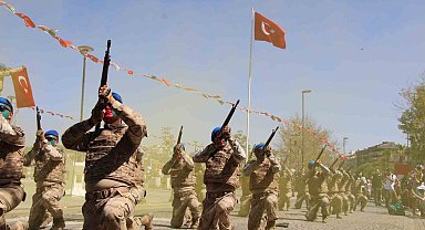 Çanakkale'de Zafer Bayramının 103'üncü yıl dönümü coşkuyla kutandı