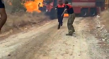 Çanakkale'deki orman yangınında bir itfaiye aracı yandı, itfaiye erleri canını zor kurtardı
