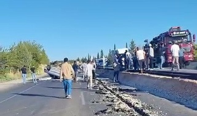 Çarpışan otomobillerden biri takla attı: 2 yaralı