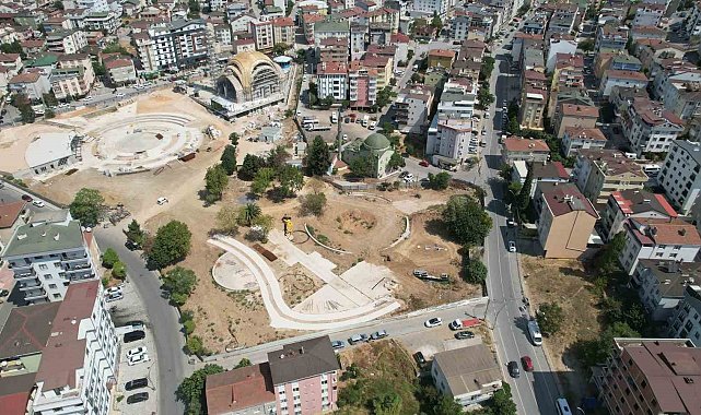 Çayırova Kent Meydanı'nda inşaat çalışmaları devam ediyor