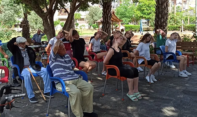 Çekyalı öğrenciler Mersin'de hayata dokundu