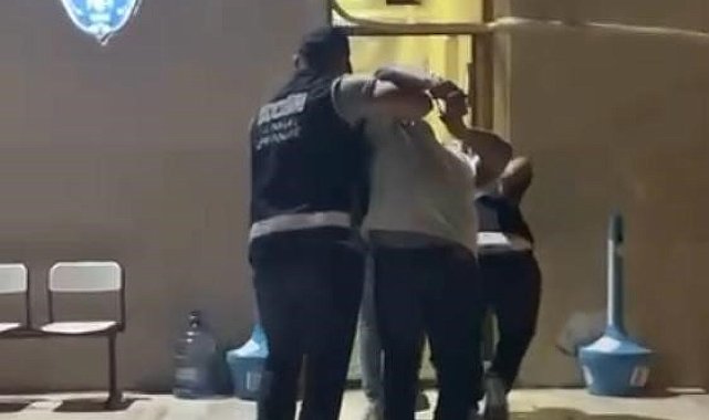 Çeşme'de eğlence mekanındaki silahlı kavgayla ilgili 2 kişi tutuklandı