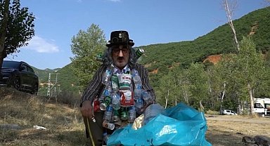 Çevre temizliğine dikkat çekmek için tiyatro performansı sergiledi