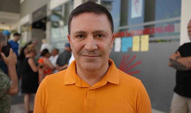 CHP Atakum delege seçimlerinde yumruklar havada uçuştu, profesör yüzüne tekme yedi