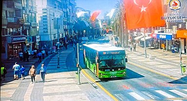 CHP'li Denizli Büyükşehirde skandal; 30 Ağustos unutuldu, otobüslere bayrak asılmadı