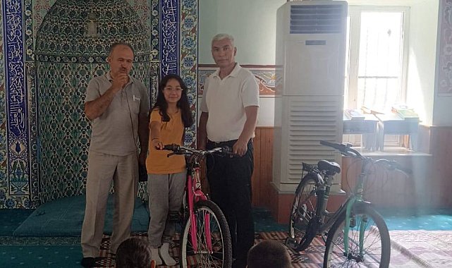 Çine'de Kur'an-ı Kerim'e geçen öğrencilere bisiklet hediye edildi