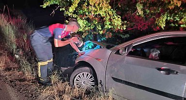 Çorum'da kontrolden çıkan otomobil ağaca çarptı: 2 yaralı