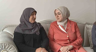 Cumhurbaşkanı Erdoğan'ın mektubu, Kars'ta şehit annesine teslim edildi