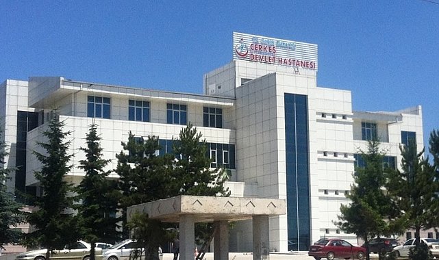 D100'de kontrolden çıkan hafif ticari şarampole devrildi: 2'si çocuk 4 yaralı