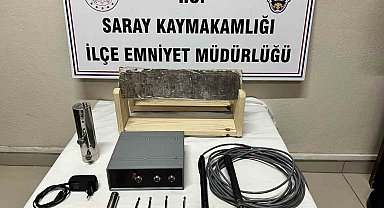 Defineciler, tarihi eser harita ile yakalandı