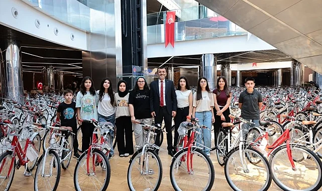 Denizli'de başarıya pedal gücü: 615 öğrenciye bisiklet ödülü