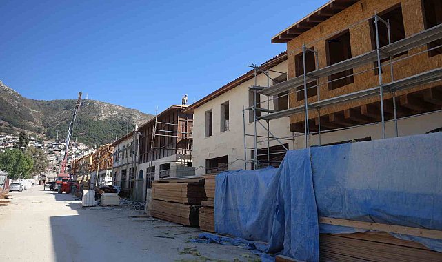 Depremde yerle bir olan Antakya'nın ticaret merkezi yeniden inşa ediliyor