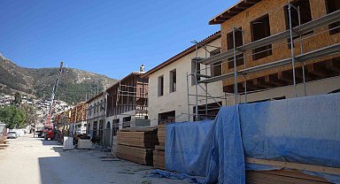 Depremde yerle bir olan Antakya'nın ticaret merkezi yeniden inşa ediliyor