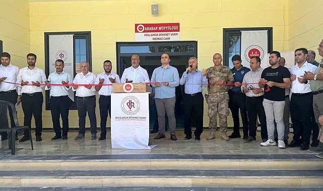 Depremde yıkılan Araban Merkez Camii, yeniden inşa edilerek ibadete açıldı