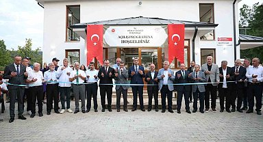 Depremde yıkılan caminin yerine yenisi yapıldı