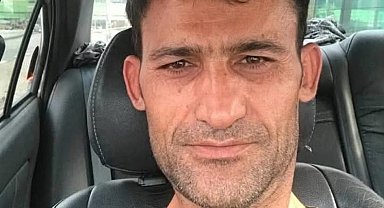 Devrilen iş makinesinin altında kalan işçi hayatını kaybetti