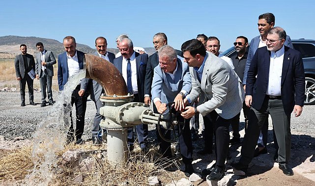 Dikili'nin jeotermal su kuyusu açıldı