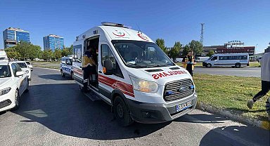 Dikkatsizlik kazaya neden oldu: 3 yaralı