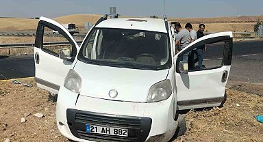 Diyarbakır'da hafif ticari ile otomobil çarpıştı: 5 yaralı