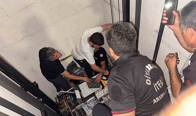 Diyarbakır'da maça gelen taraftarlar asansörde mahsur kaldı