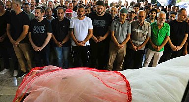 Doğum günü faciasında ölen genç kız son yolculuğuna al duvaklı gelinlikle uğurlandı