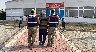Dolandırıcılık suçundan aranan şahıs, kardeşinin evinde yakalandı