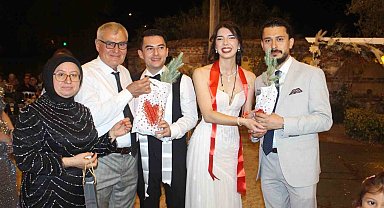 Düğüne gelen her davetliye bir fidan hediye edildi
