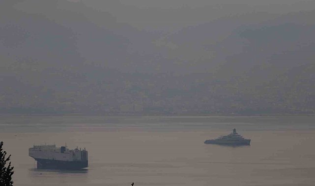 Dünyanın en büyükleri arasında, İzmit Körfezi'ne demir attı