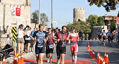 Dünyanın ilk Asya ve Avrupa Triatlon Şampiyonası İstanbul'da yapıldı
