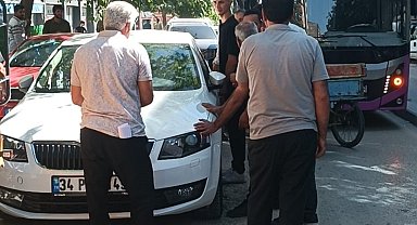 Duyarsız sürücü trafiği kilitledi