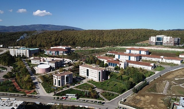 Düzce Üniversitesi öncü kuruluş olmaya devam ediyor