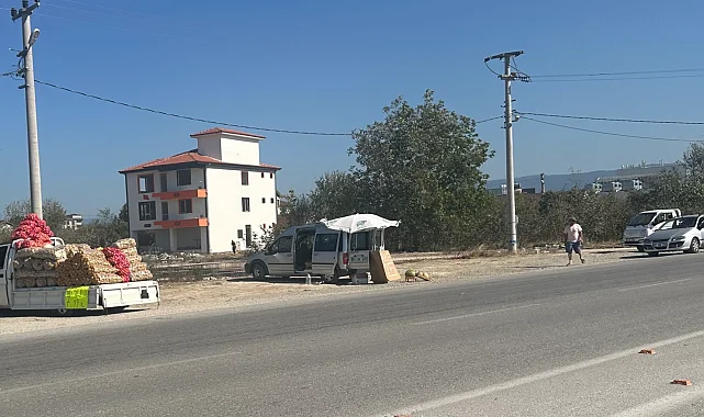 Düzce'de seyyar satıcılara belediye seyirci kalıyor