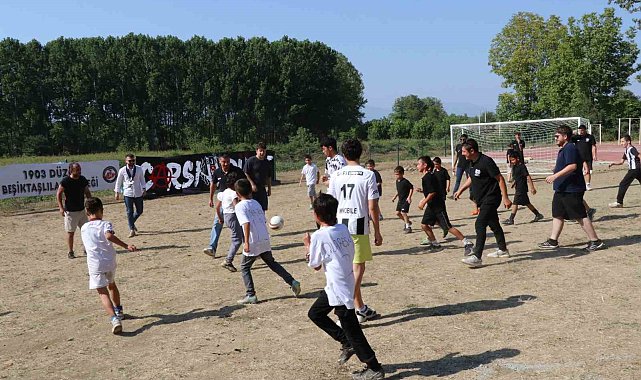 Düzceli Beşiktaşlılar köy okulunu boyayıp spor alanları yaptı