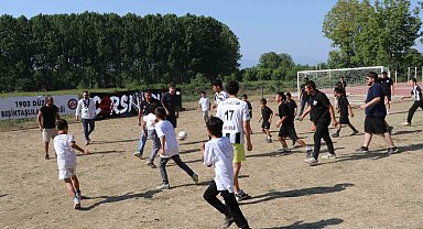 Düzceli Beşiktaşlılar köy okulunu boyayıp spor alanları yaptı