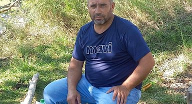 Ecel inşaat işçisini ağaç altında dinlenirken yakaladı