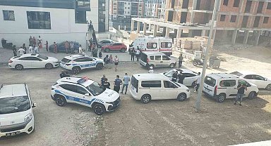 Edirne'de dehşet: Eşini ve oğlunu öldürüp bileklerini kesti