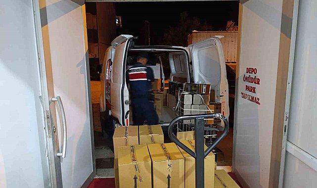 Edremit'te taklit ve tağşiş 15 bin 365 litre zeytinyağı ele geçirildi