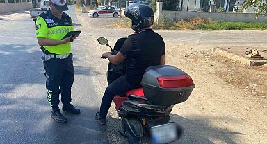 Efeler'de motosiklet sürücülerine trafik bilgilendirmesi