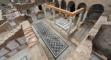 Efes'in simge yapılarından Yamaçevler restorasyonda