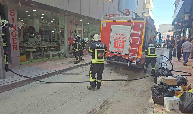 Elazığ'da apartman dairesinde korkutan yangın