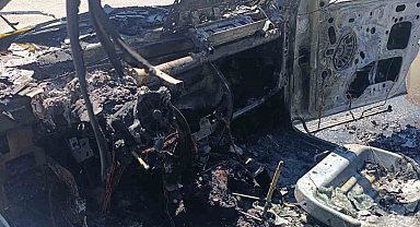 Elektrik aksamından yangın çıktı, otomobil kullanılamaz hale geldi
