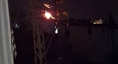 Elektrik direğinde korkutan yangın