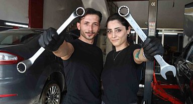 Eleman bulmakta sıkıntı çekti, eşini yanına alıp usta olarak yetiştirdi