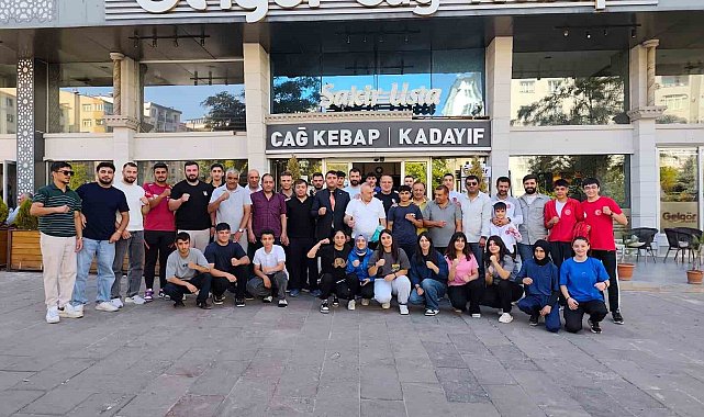 Elmalı, Erzurumlu boksörlerle yemekte bir araya geldi