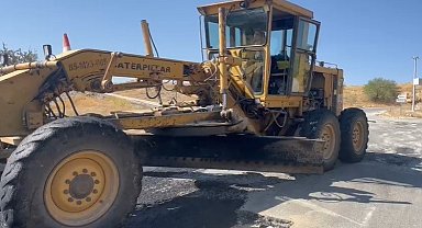 En genç kadın muhtar greyderin başına geçti, yolları asfaltladı