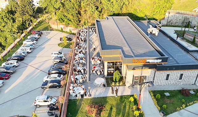 En mutlu 'Evet'ler bu salonda yankılanıyor