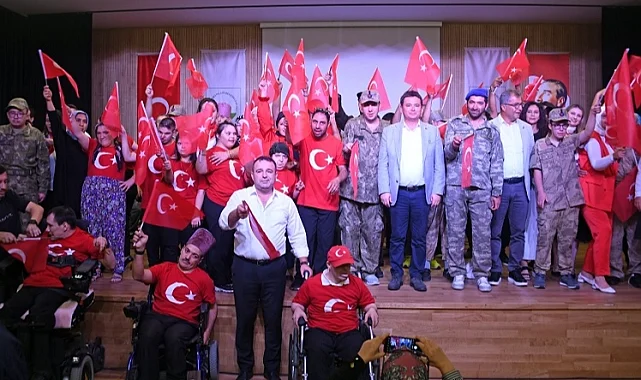 Engelli bireylerden Bursa Osmangazi'de 30 Ağustos Zafer Bayramı kutlaması